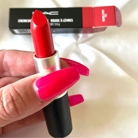 MAC CREMESHEEN LIPSTICK in Sweet Sakura, New in Box! - Picture 6 of 10